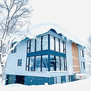 Yin Niseko Hirafu